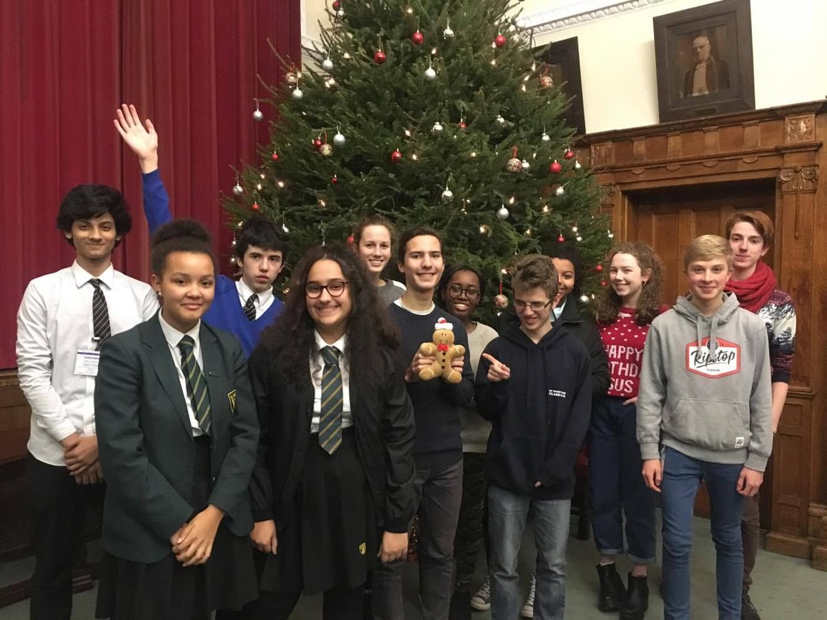 reigatebanstead's tweet image. Today I went along to @RBYCouncil  for their last meeting of 2017! Great to see you all. If someone you know might be interested in joining, here's the details they need: socsi.in/e9HZf #JinglesRBChristmas