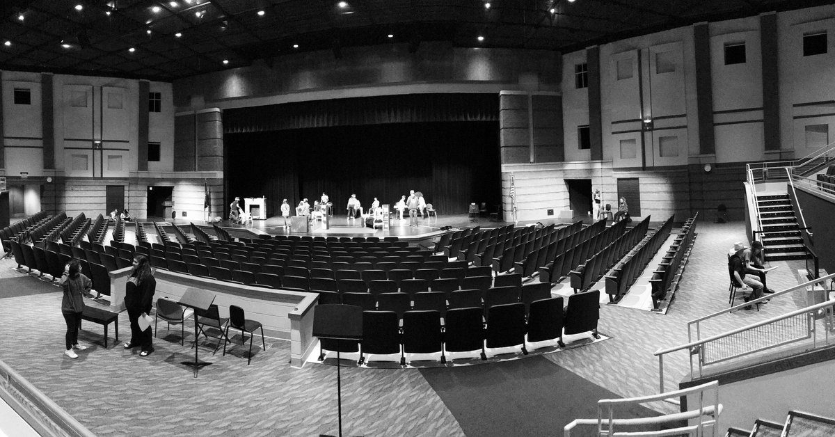 KNA_photography's tweet photo. Love scene work in the auditorium! #theatreartsfinalcountdown #dramaticlife #leavingitonthestage 😁🎭 @QuakerPrincipal @BSchwanekamp https://t.co/DkADRX5T0O