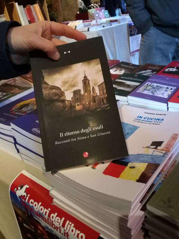 MerloSimona's tweet photo. "Il bambino della #Yurta" è il nuovo #racconto di #SimonaMerlo. Lo potete #leggere ne "Il ritorno degli #esuli" raccolta della @BettiEditrice #Siena #AdottaUnaScrittrice #SIENAPERSANGINESIO @libriblog @illibraio @CircoloLettori @CasaLettori @Libreriamo @Lettoreprov @cosaleggere https://t.co/VJ1cvHyITo