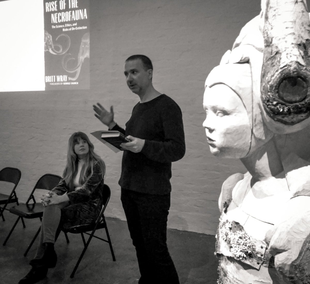 margheritapvr's tweet photo. The rise of the Necrofauna by @brittwray #book presentation @bioartsociety #merryCRISPR #deextinction #Forumbox #Helsinki https://t.co/Dnflgk8cN9