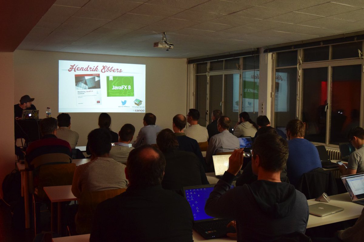 monacotoni's tweet photo. @java Advents #nighthacking mit @hendrikEbbers bei @eppleton https://t.co/f8km9fKY4H