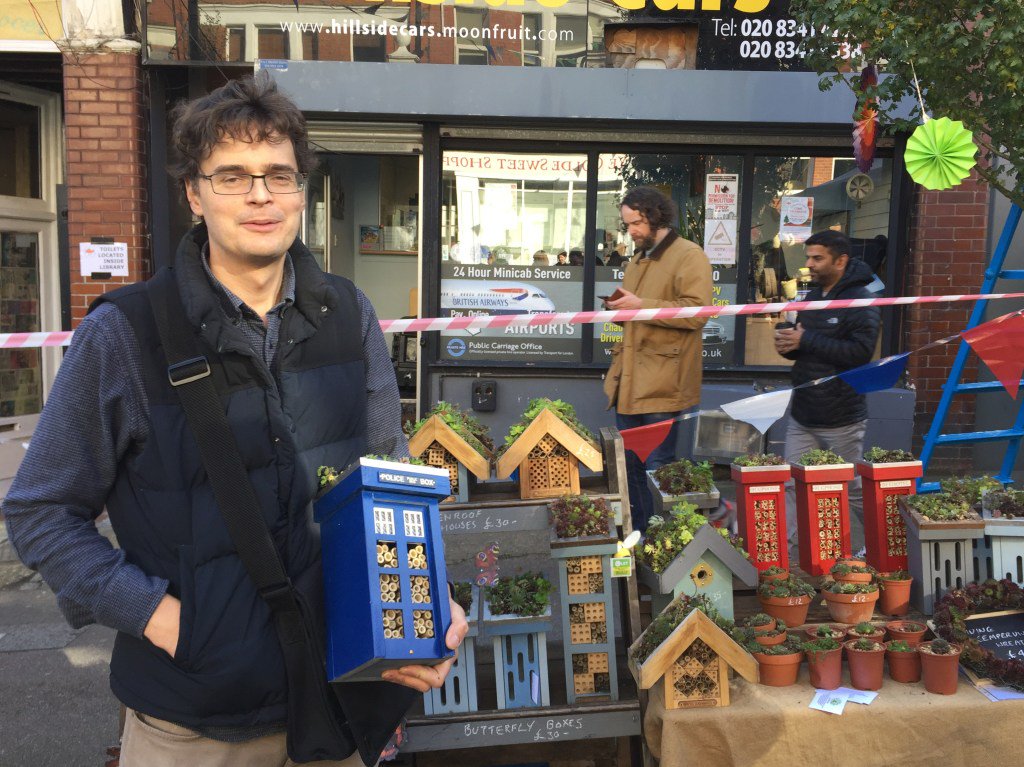 Feeding the birds and the bees notjuststroudgreen.com/feeding-the-bi…