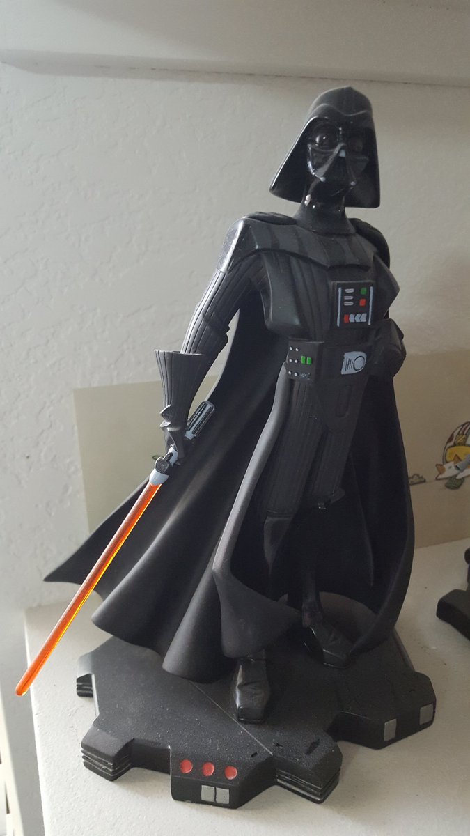 Star Wars: Animated Darth Vader Maquette