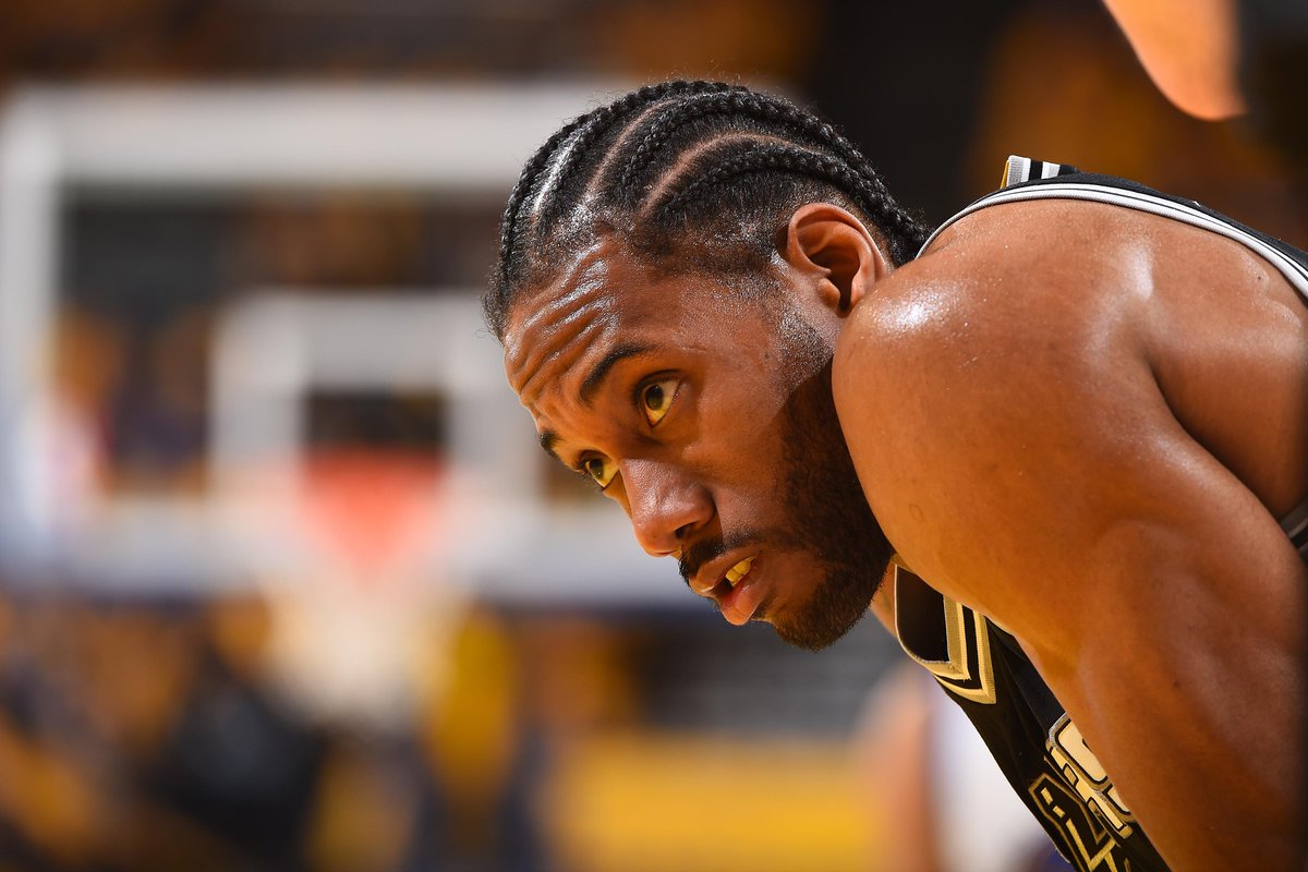 BleacherReport's tweet photo. Kawhi will make his season debut tonight vs. Mavs on a minutes restriction https://t.co/HiHddgWGqC