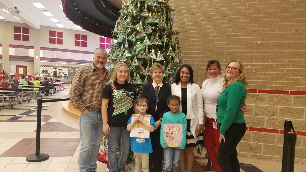 HeathLucas5's tweet photo. Thank you Lone Star College for providing our first graders with their own personal books. PWE_Splendora https://t.co/9y36lhZIFm