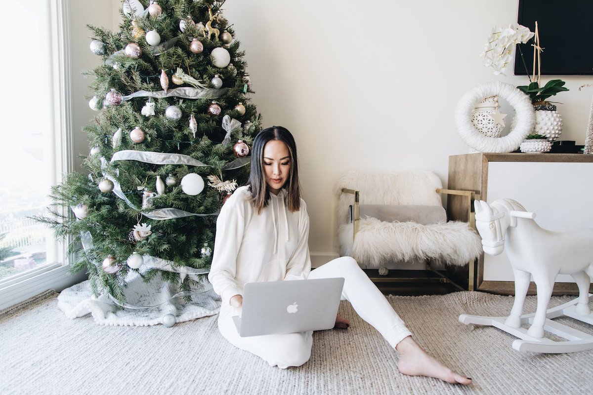 CHRISELLEtweets's tweet photo. Getting a little personal for the last day of the #12DaysofChriselle: https://t.co/cKL2Uaqu8i https://t.co/Nf0iEN9Y6z