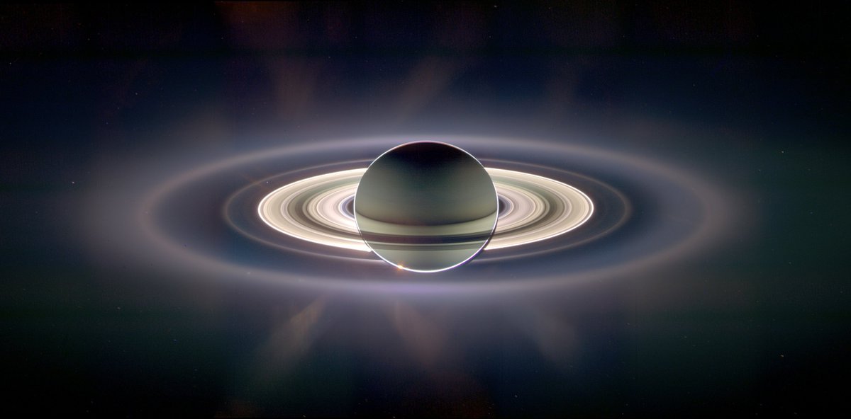 metbeni's tweet photo. Eclipse solar en Saturno visto por la sonda Cassini https://t.co/DDraqQIxh9