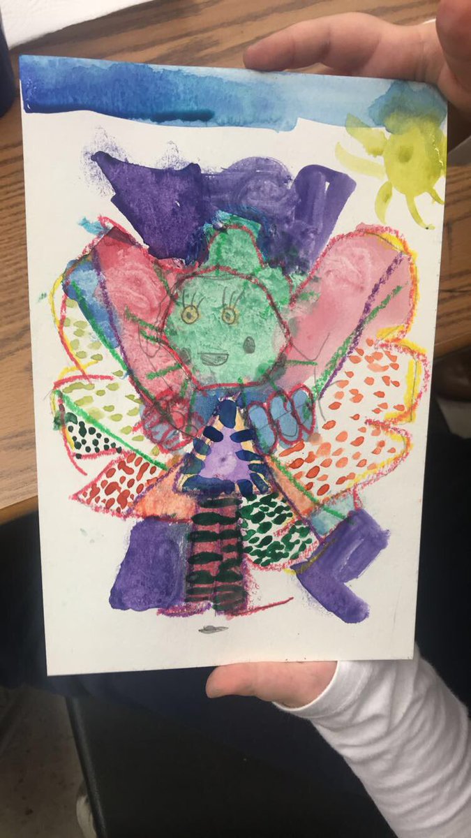 dfurlong1's tweet photo. Artist in the classroom! Making pictures with shapes!💕 #getyourcreativityon #artistintheclassroom #learningthroughthearts @stahces https://t.co/oa9vKtTQKS
