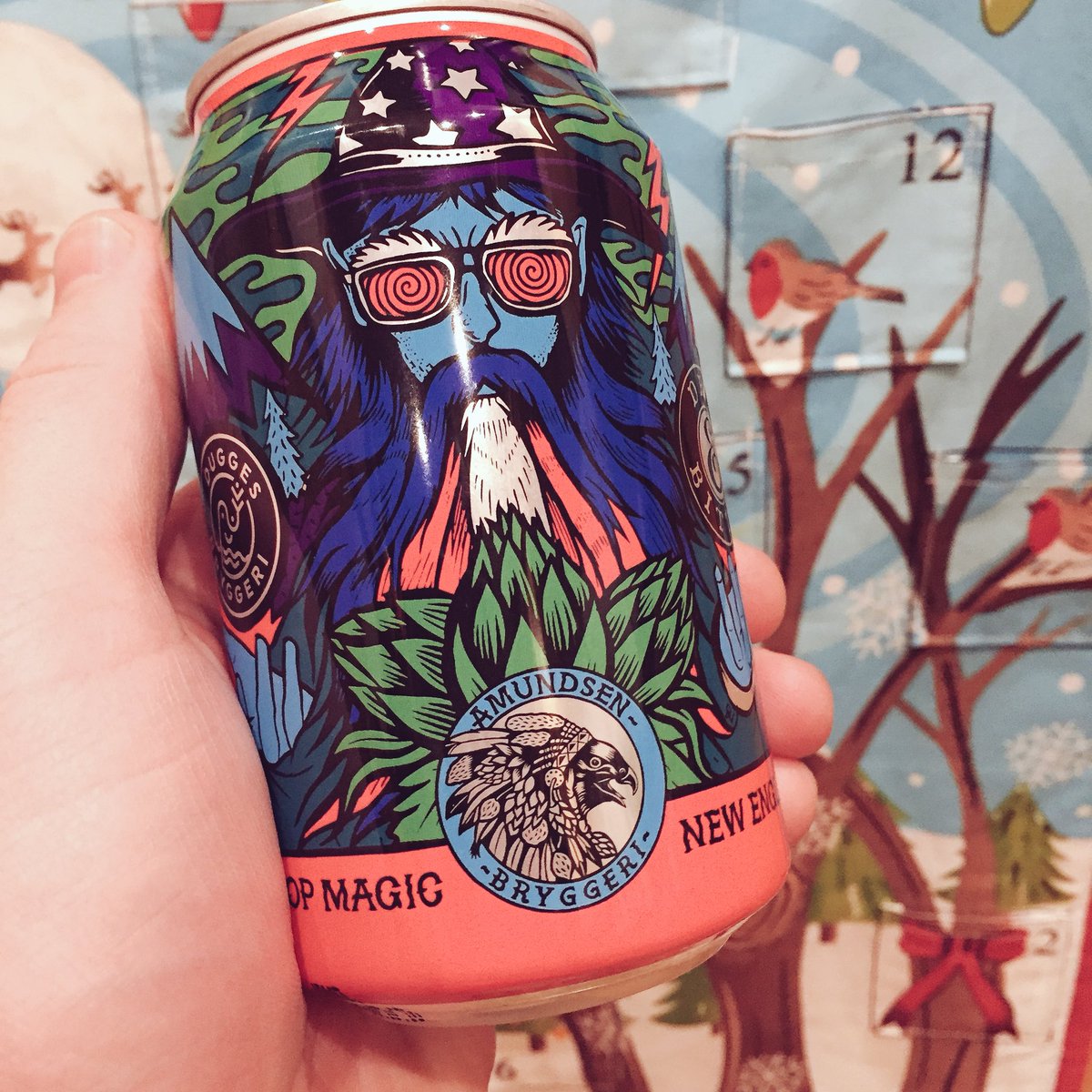 Nothing to do with #catsontap here but the description reads ‘a tropical, juicy hop head but’. Agreed. Great collab. Move on. #CraftBeerHour