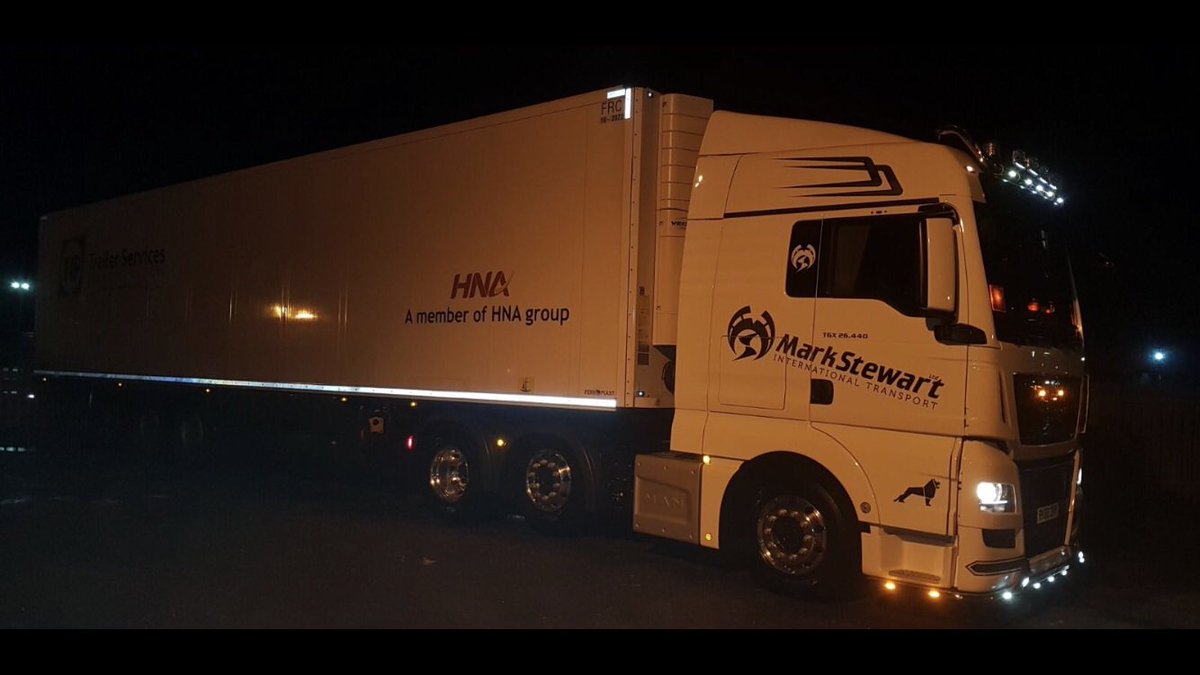 MarkStewartLtd's tweet photo. Keeping up appearances. Road salt and snow washed away. https://t.co/7QBjObnNmx