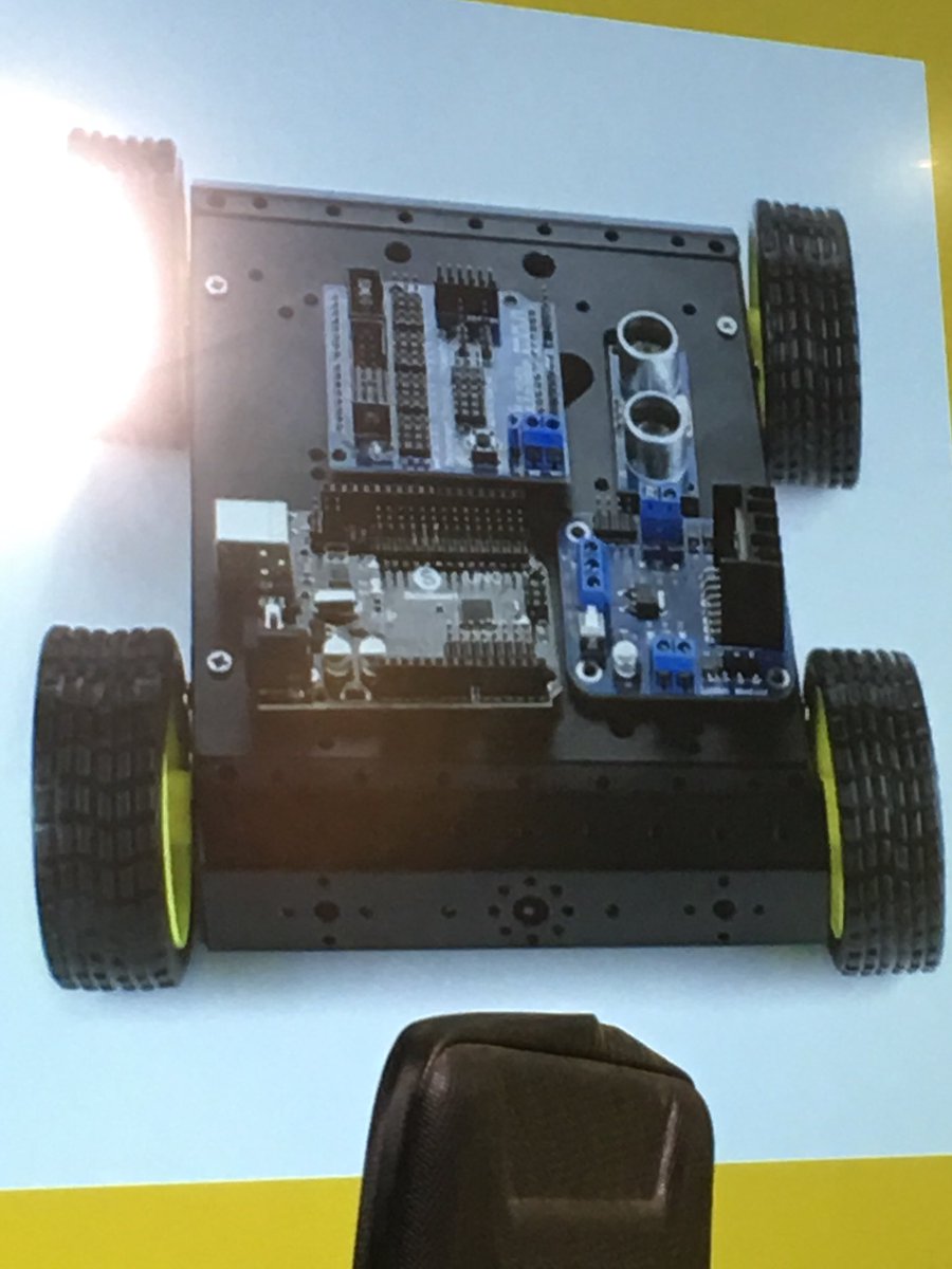 romainlands's tweet photo. Hervé nous fait un rex sur sa creation d’un robot connecté ! #jsiot @jsrepublic @IoTMakersAgency https://t.co/NJcvp192Xk