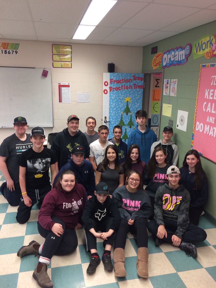 kampbell66's tweet image. @NLESDCA @TATwolves Grade 9 Math Christmas door is finished, love it🎄🎅🏽 #fractiontree #math9 #Christmas2017