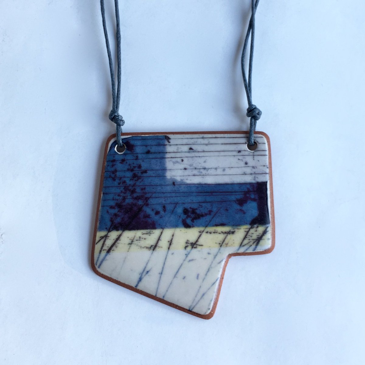 khceramics's tweet photo. SALE...more pendants added to my website. These are samples made to try out colours and shapes. Last date for christmas orders 18th Dec https://t.co/VhGWfoe3j0  #ChristmasPresent #ceramics https://t.co/jdkiM8XrVP