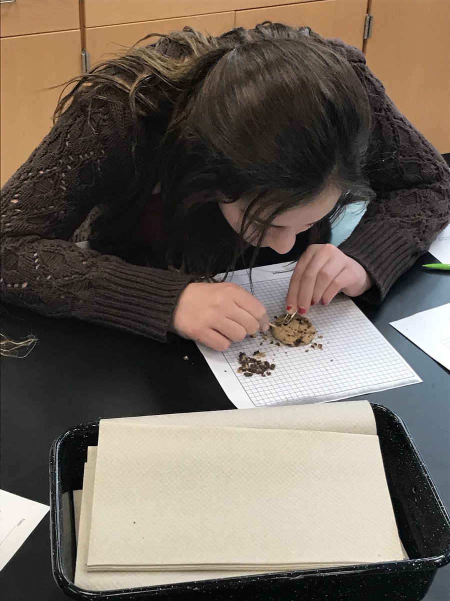 SHS_GreatThings's tweet photo. Ms. Pearce's APES class evaluated the cost/benefit of mining resources by mining chocolate chips from cookies! #learningistasty #BeACardinal https://t.co/TVcg7S6pY6