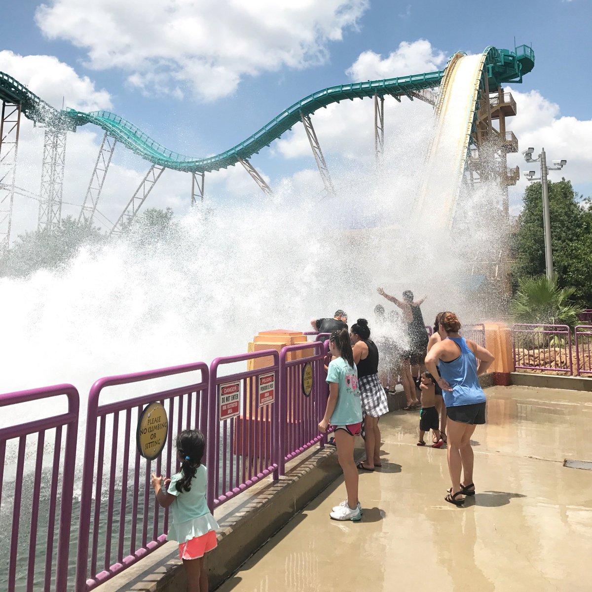 simplybeingmom's tweet photo. GoogleFiber is going to #MakeTheInternet splash into #SanAntonio faster than ever before! Share your favorite places in San Antonio that #MakeTheInternet fun! #ad https://t.co/yaZ6A6EWG2