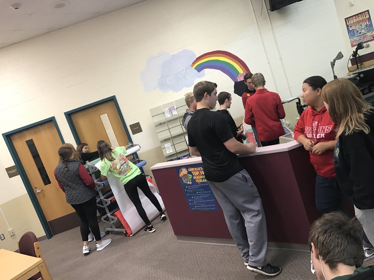 MissTempleNPHS's tweet photo. Picture overload...my students helped 5,000 people eat on Thanksgiving, and gave presents to over 1,000 kids for Christmas #newpalproud https://t.co/4oqsG7Q5SI