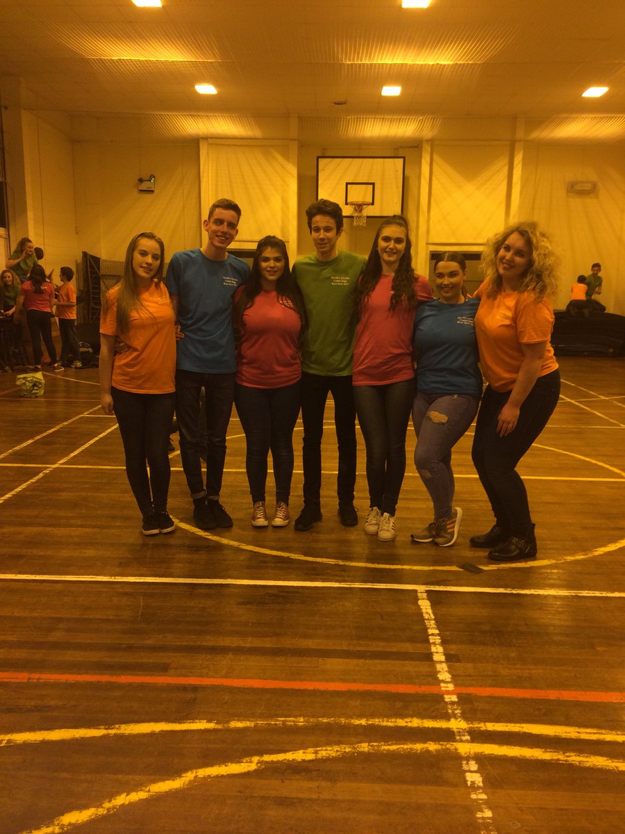 Criw’r Chweched yn barod am noson cynta’ Hawlio’r Llwyfan heno! #balch <a href="/bryntawe/">Ysgol Bryn Tawe</a>