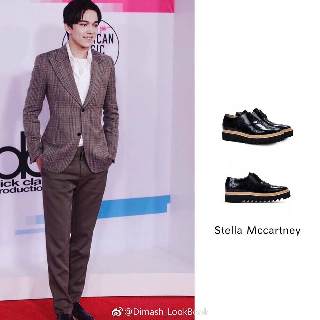 MariaCrncec's tweet photo. I like his shoes #TuesdayShoesday he is so handsome in that suit  #TrendyTuesday  @dimash_official #DimashKudaibergen #dimash #TheSinger2017
#WorldTour
#DDynasty   #DDailyTweet
@Jean_Barzy @powderpuff118 @dimash_fr1 @dimasherati @dimashkorea  @MariaGarvanova @FelicityRose_DK https://t.co/DMzHdyH6cg