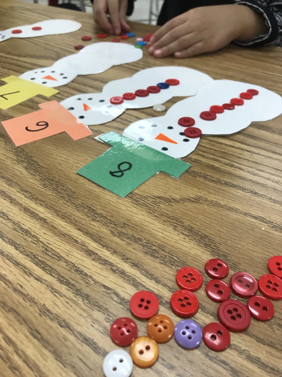 MsBeckyNedzaK's tweet image. Snowman games! #countingfun