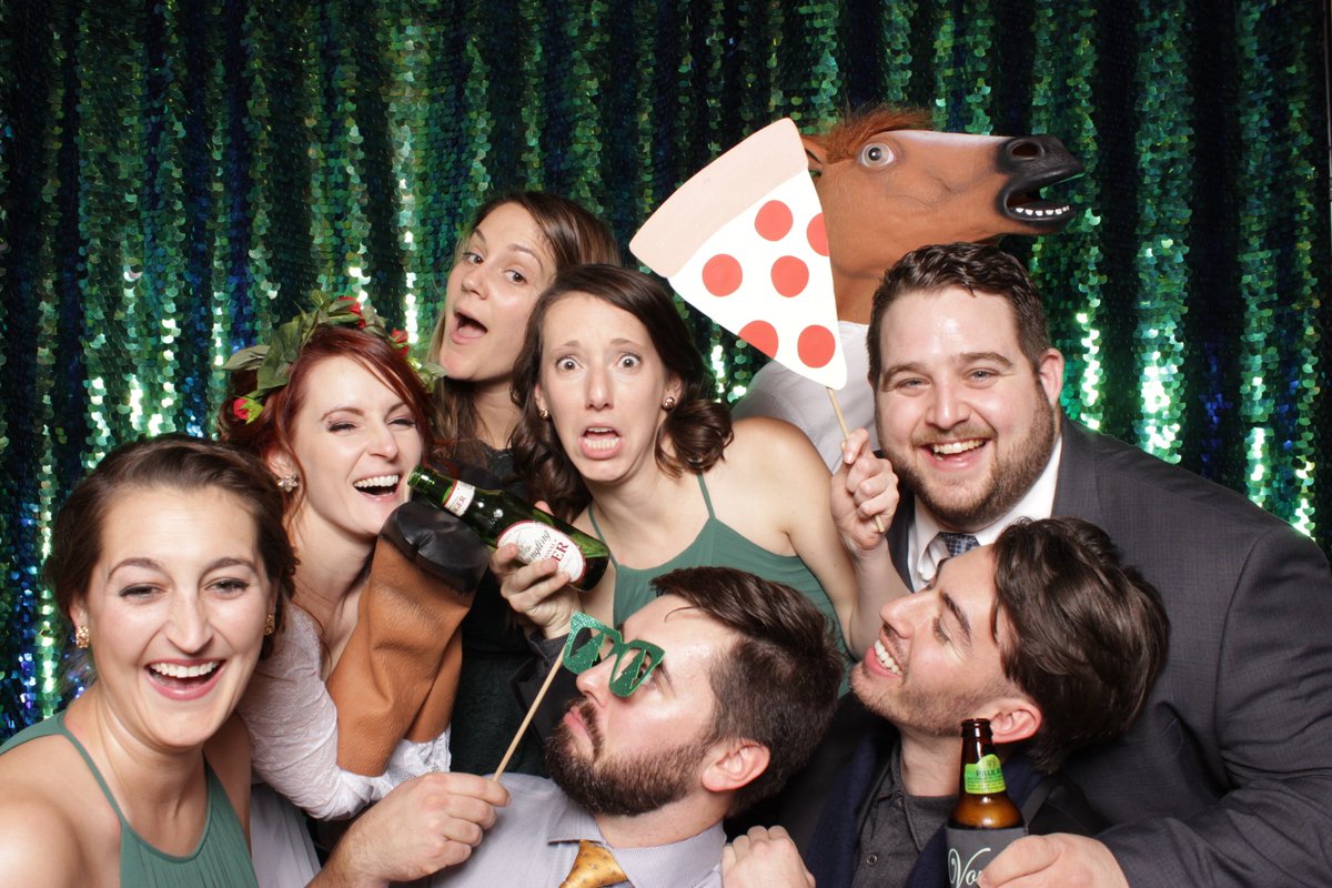804photobooth's tweet photo. We had so much fun with Carrie and Brad! https://t.co/ytTbGMEILW