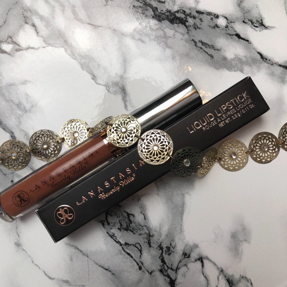 xmrv10's tweet image. A s h t o n 
Best Liquid Lipstick I‘ve ever tried! Can’t wait to create looks with it✨ @ABHcosmetics @norvina1 #norvins #ABHLips #anastasiabeverlyhills