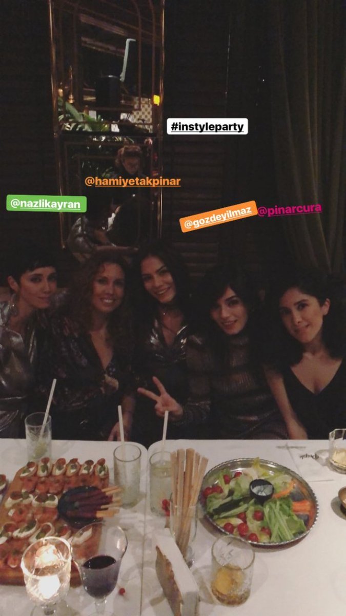catchthatshe's tweet photo. Demolim mekanın en taş hatunu olarak #instyleparty i yaktığınız söyleniyor🔥Doğru mudur efenim? 👑
#demetözdemir https://t.co/EtzxvYLQZI