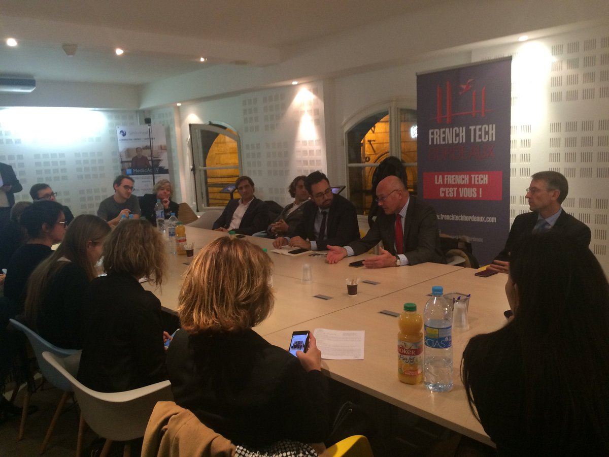 NvelleAquitaine's tweet photo. Au cours de l’AG de @DigitAqui @al_rousset salue les entreprises du #numérique avec @HazouardMathieu et rappelle quelques enjeux dont la #cybersecurite puis échange avec des startups aux côtés de @mounir Secrétaire d’Etat avant la soirée #HappyConnect de @FrenchTechBx https://t.co/UVLKIg6S0m