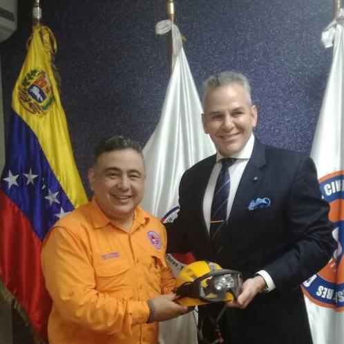 El Dir. de #ProtecciónCivil G/B <a href="/randy2re/">G/B Randy Rodríguez</a> realiza firma del convenio interinstitucional con el director de @Funvisis, en materia educativa para la formación de la ciudadanía ante un evento sísmico