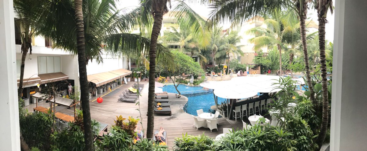 AnitaAnnaKV's tweet photo. De meiden zijn eindelijk in #bali na 4 uur vertraging #schiphol en 20 uur op #Dubai 
Waar een hotel geregeld was nog bedankt #tui ..al waren we gister bang en boos dat ze aslnog niet zouden vliegen. Ze vinden het geweldig daar #blij #gerust . https://t.co/bzOonEbWAD