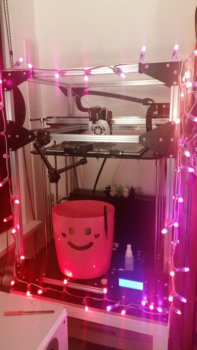 cyber_anastasia's tweet photo. My replacement for Christmas tree this year. #FT-5 #folgertech #3dprinting https://t.co/AnheaXT4yb