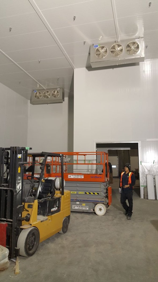 ADNRefrig's tweet image. Large bakery processing facility walk-in boxes.