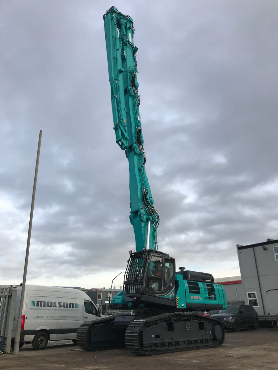 THIS FRIDAY! Make sure you’re the first to see the mighty Kobelco SK550D for the first time in the U.K. at our Demolition Open Day this Friday (15th December), Molson HQ, BS11 0YA. 9am - 4:30pm with refreshments available. #demolition #kobelco #sk550d #hireach #openday #molson