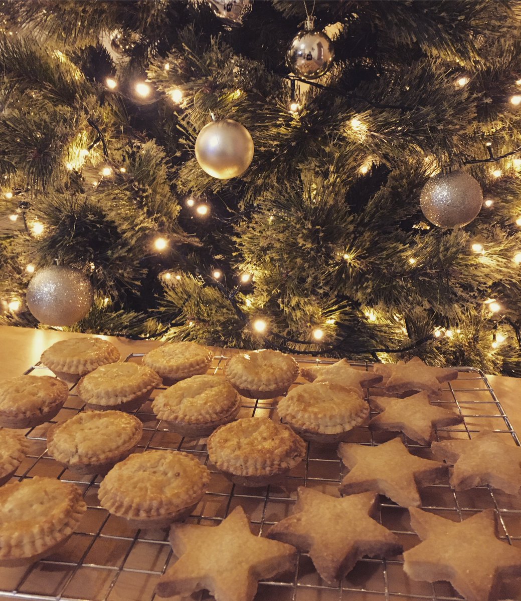 StCC_YE's tweet photo. Don’t forget to come and support our Young Enterprise cake sale at break time tomorrow @StCCEastbourne #feelingfestive #mincepies https://t.co/blzZscz7e1