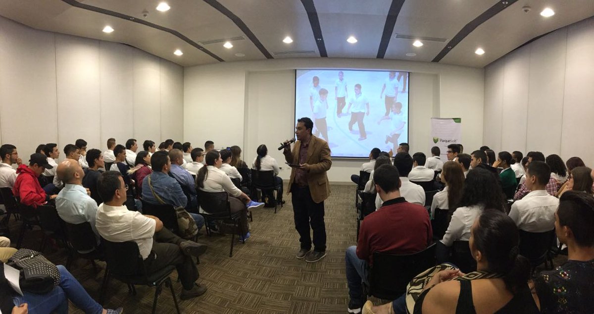 ParqueSoftQuin's tweet photo. StandUp Comedy con @ideofono "¿Cómo contar una idea con buen humor?" #Conéctate #OferTIC2017 https://t.co/0S0Ssc9u0g