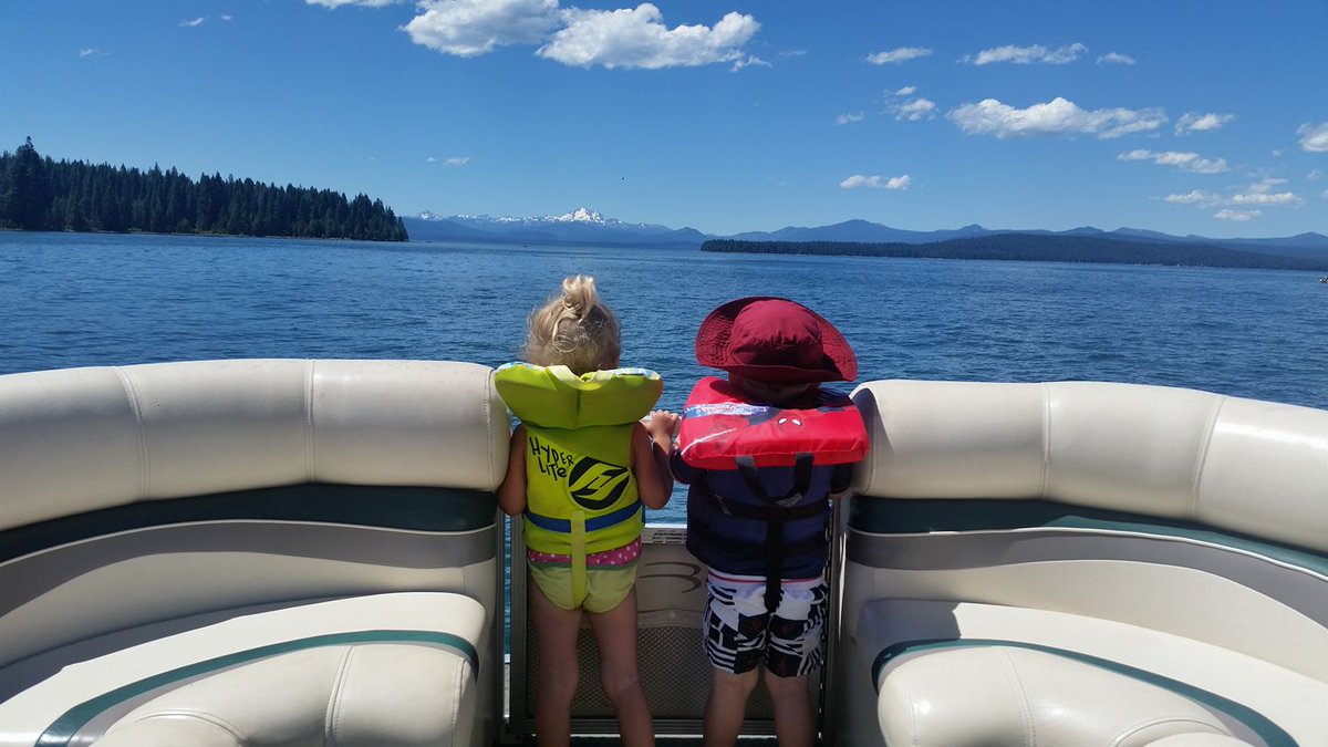 What's the best view you captured while out boating? This one goes to Glenn Carr!
#TravelTuesday #pontooning #boatlife