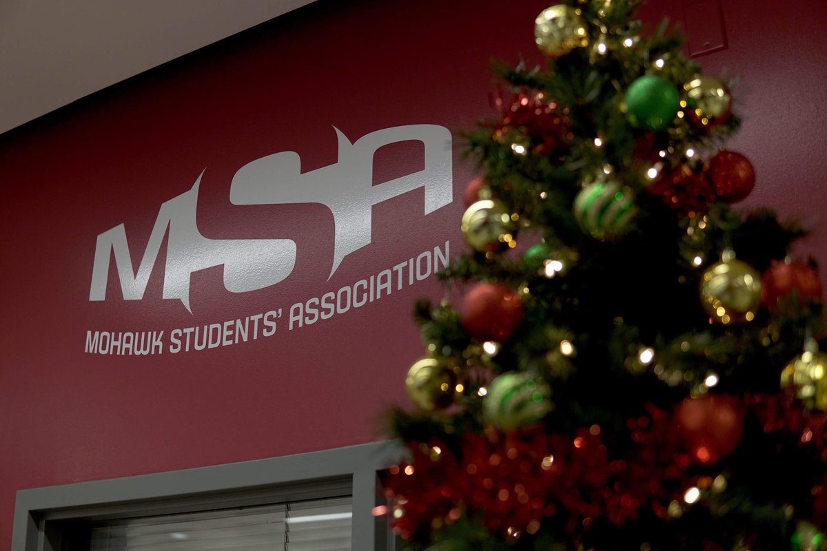 kandel_kindred's tweet photo. Head on down to the @MSAmohawk for all your @MohawkCollege #HolidayFestivities #HoHoHo #SeasonOfFun 🎄🎉🎁⭐️ @LouieMissiNews https://t.co/p0dbnUevdx