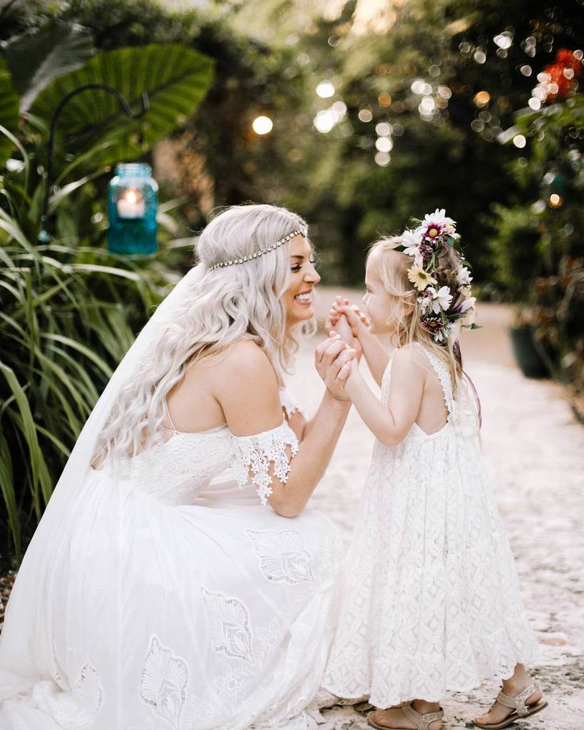 panache_style's tweet photo. We can't tell who's more excited to walk down the aisle!
Florals: Panache Style
Photo: @zaitography
Planner: Alina Moleta
Catering: Bill Hansen Catering
Makeup: Marz Makeup
Cake: Cloud 9 Bakery
Rentals: The salvage snob
.
.
.
.
.
#PanacheStyle #flowerlover #flowerstalking #… https://t.co/iabtnlZJeY