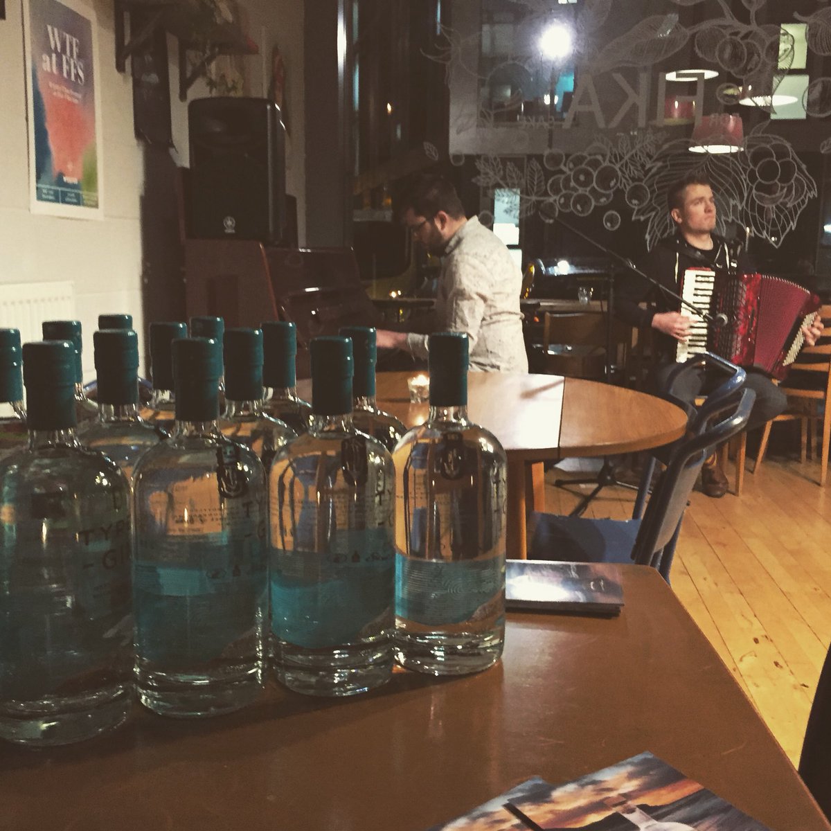 Tunes going now with Robert Robertson and Ross Wilson. Come down for a listen and a drink! <a href="/forFIKAsake/">forFIKAsake Glasgow</a> in Partick!