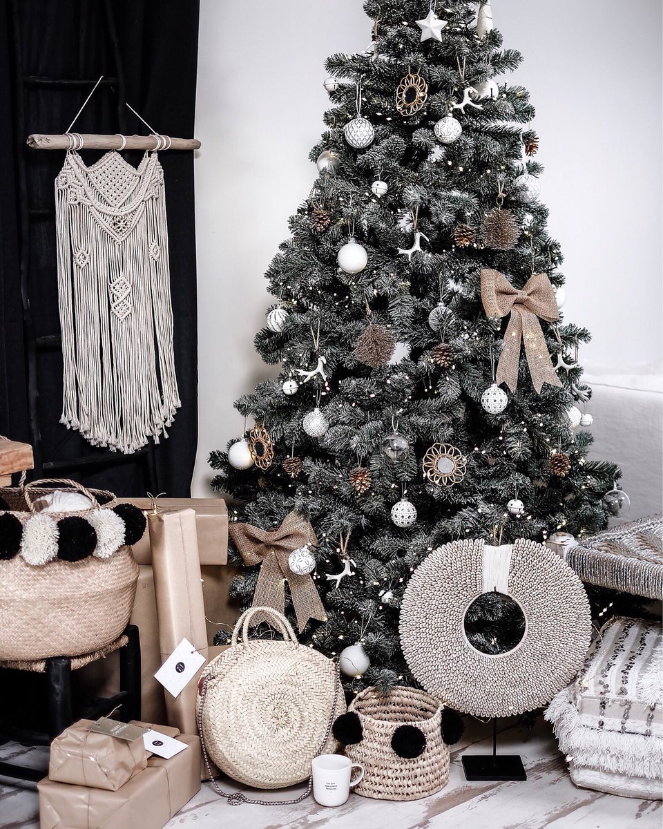 CHRISTMAS GIFT GUIDE première partie sur le blog 💥 by <a href="/etsyfr/">Etsy France</a> - retrouvez plus de 80 idées cadeaux (que des pépites) sur le blog #EtsyFR