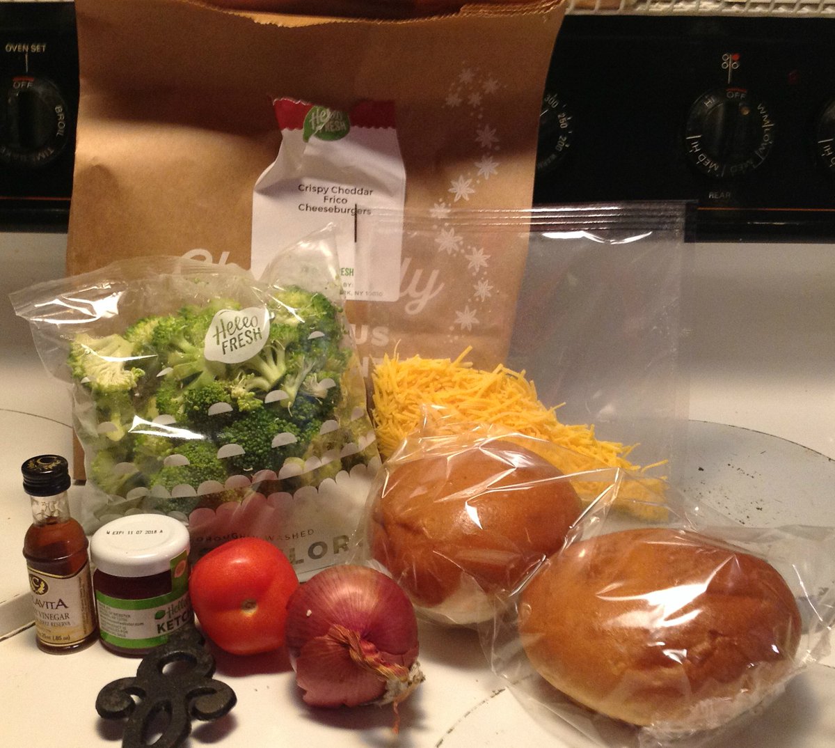 Pinkabella's tweet photo. My first @HelloFresh experience has been great! Love that it comes with fresh, perfectly portioned ingredients - no waste! 
#hellofresh #hellofreshpics #freshfam #restaurantqualityathome https://t.co/ggomLBQ5qZ