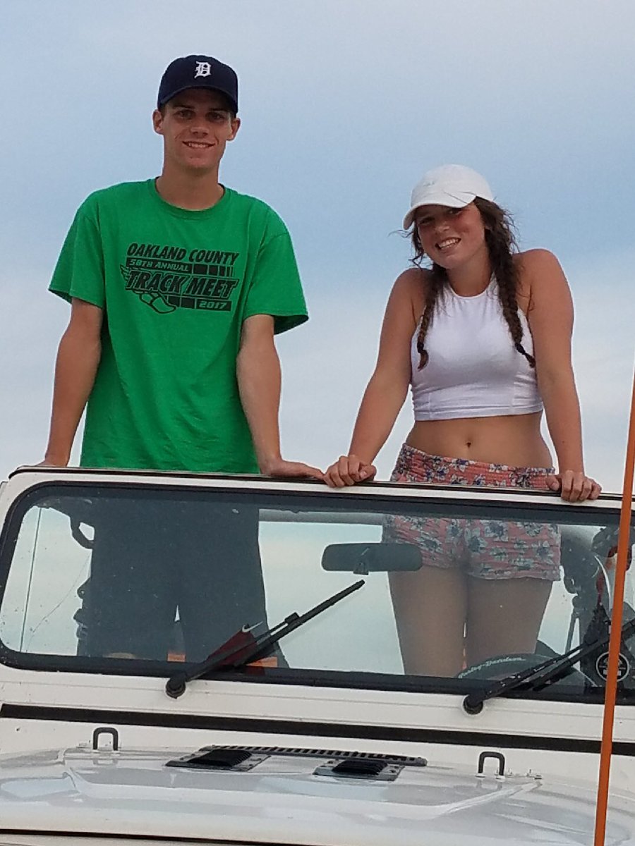 mitchschoenjahn's tweet photo. Happy 2 Years to the girl that has always been there for me! Beyond lucky to have you!! I love you so much 😘❤️😍  @cierra_2017 https://t.co/7fVeHRCbrc