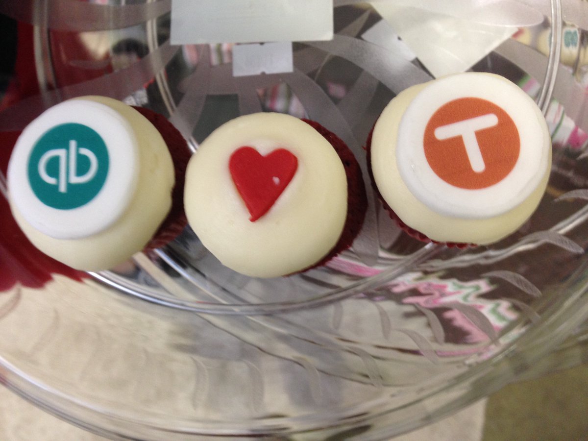ChristineGalli's tweet photo. How sweet is this combo? This is the FIRST EVER #IntuitTSheetsTuesday, right @amilestsheets ? Click here for a free 14 day trial https://t.co/5zvQBHeKA6 https://t.co/SmocFrvKpV