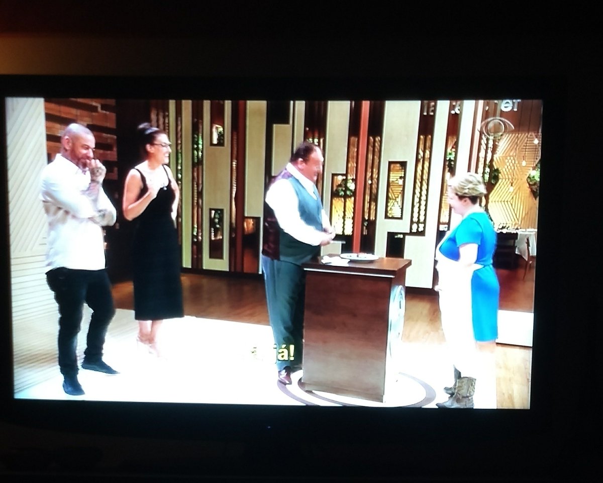 CarolReflexiva's tweet photo. Mãeeeeee tô na Band!! #MasterChefBR https://t.co/9jS2xX1HJS