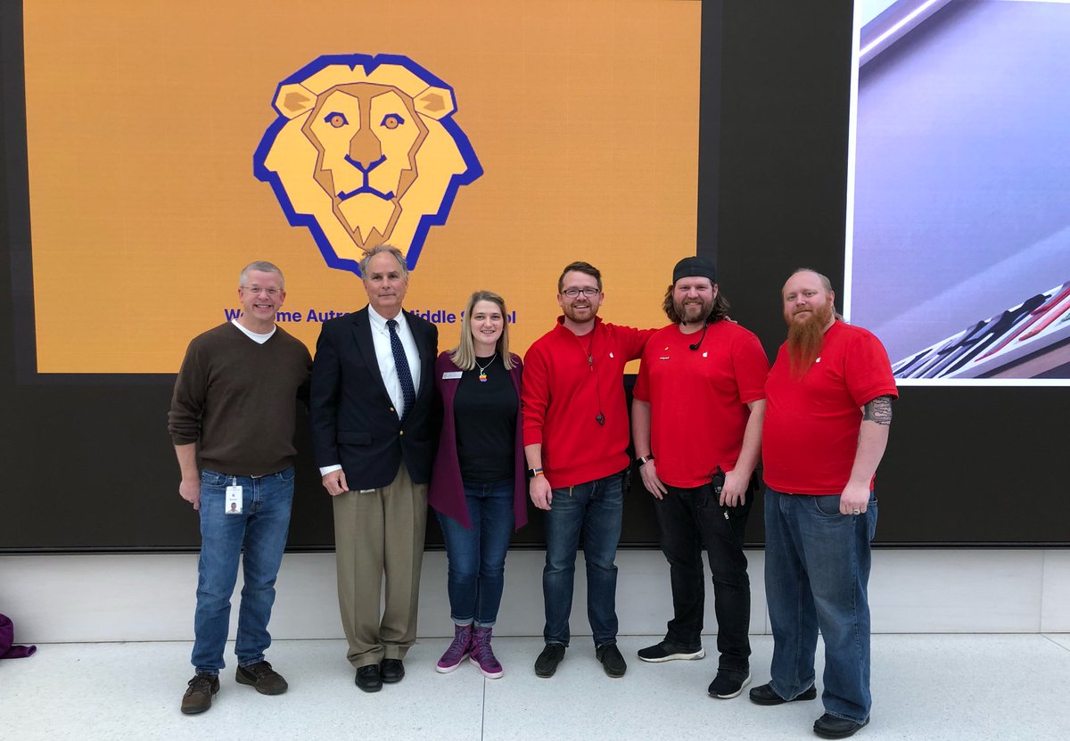 MissRioux's tweet photo. Team Work Makes the Dream Work! Extremely thankful to the team of support from the guys at Apple & #AppleAvalon. These guys helped make Apple Student Mentor Program a HUGE success this year for #AMMSSWAT. Thank you @AppleEDU https://t.co/WDpsWu6eei