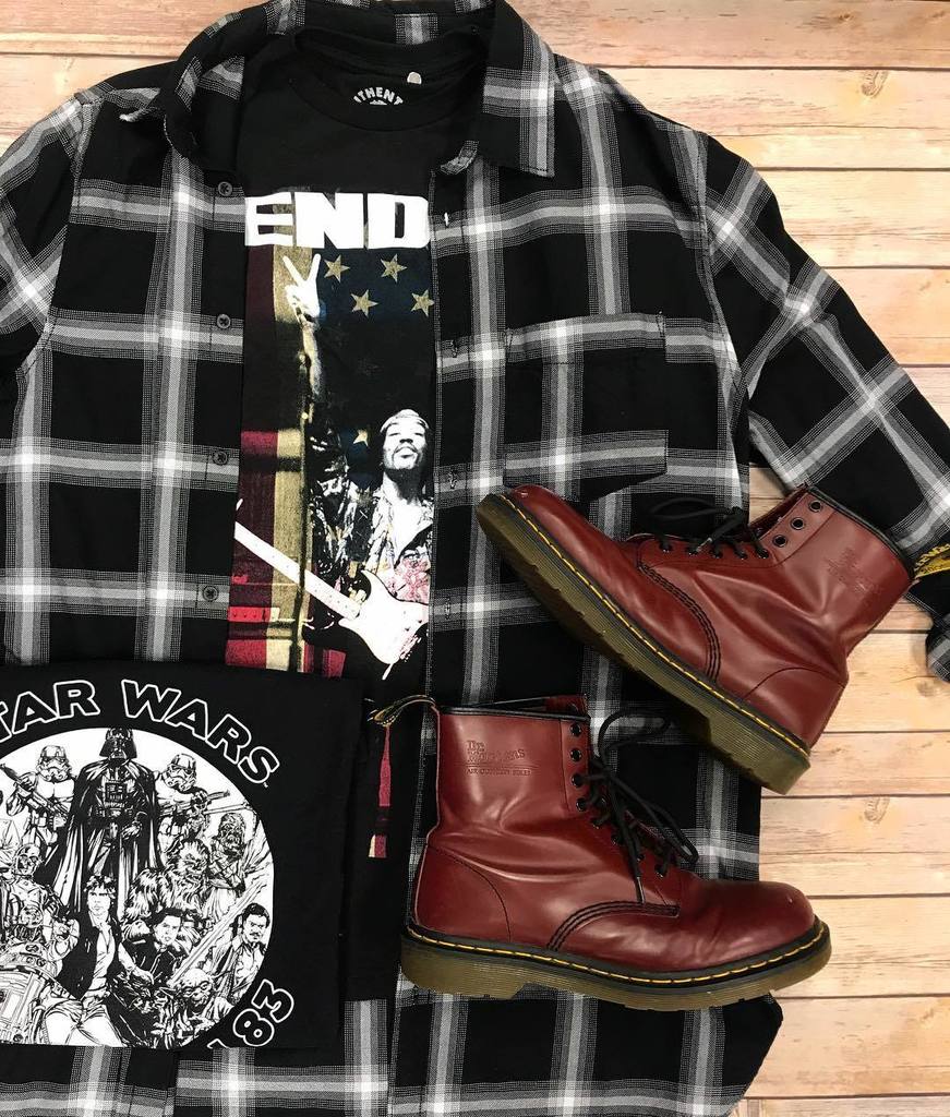 PlatosGF's tweet photo. •Guys don't worry we got you, too⚡️Graphic tees & Dr. Martens, does it get better?• // Jimi Hendrix tee size M $10, H&M plaid {new w/ tags} size M $10, Star Wars tee size M $6, Dr. Martens size 9 $35 // Comment to hold until 9pm! #platos #platoscloset #pcgf #grandforks #… https://t.co/N59PeAUOZJ