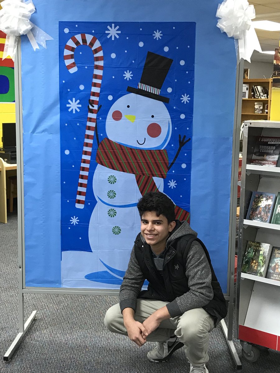 Yarixa1522's tweet image. #Flhornets #bookfairfun #mykiddoshavingfun #lovetolearn