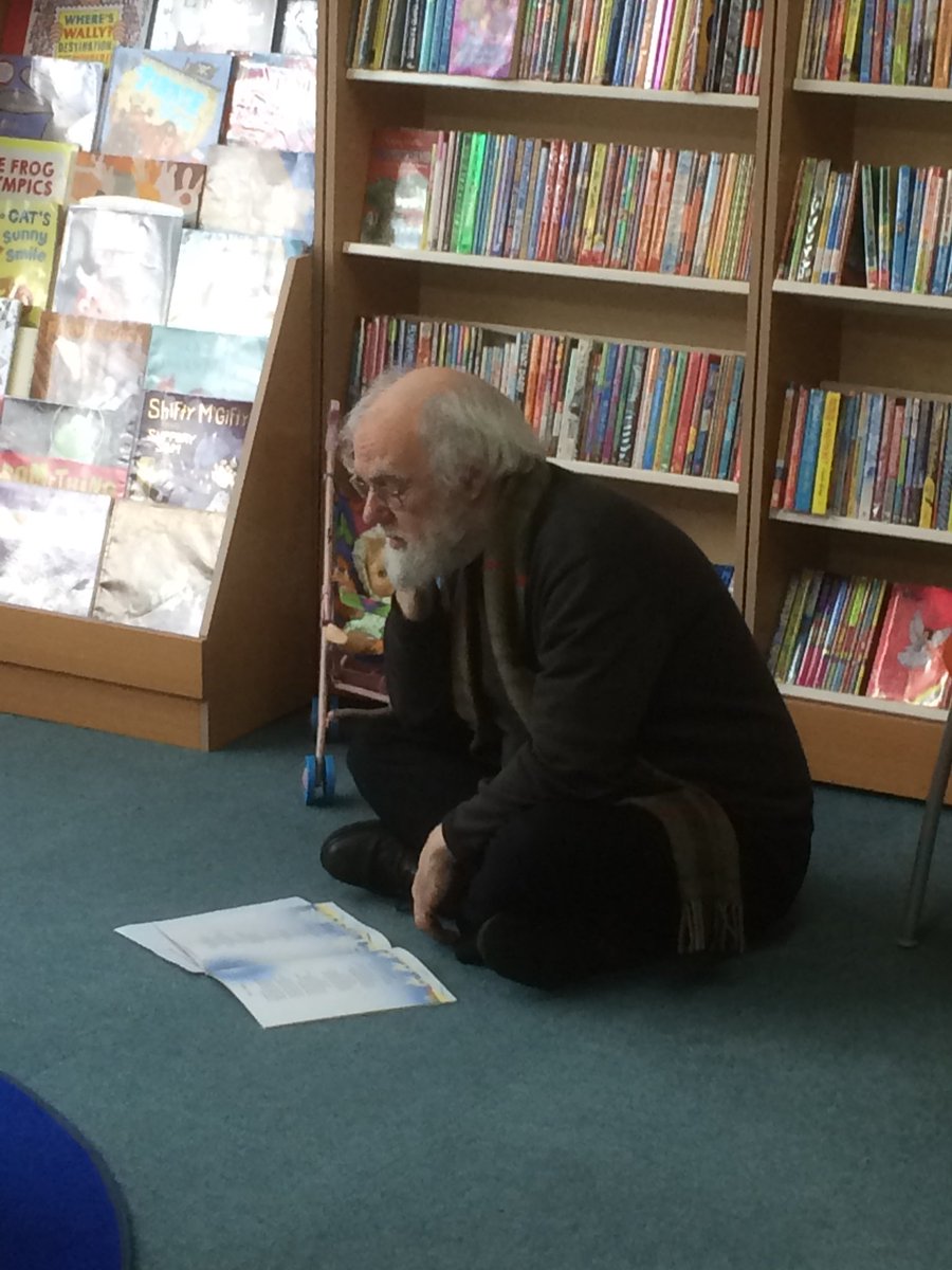 ShellvanSv's tweet image. Dr Rowan Williams reciting poems by local poet Charles Causley at the library. Crafts with children following the readings @Tesco_SouthWest @LAUlibrary