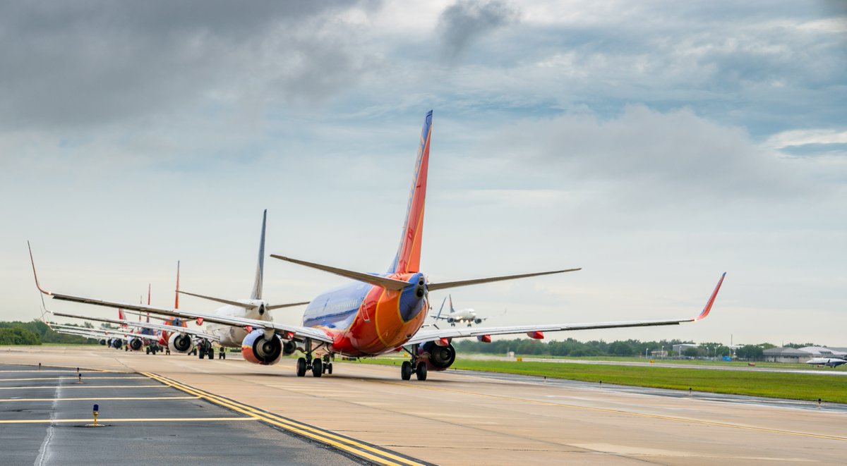FlyTPA's tweet photo. Tampa International Airport served more than 1.7 million guests this past November - up nearly 7 percent over the previous year! Thank you for choosing Tampa International! #luvTPA https://t.co/mgQdqsC9F3
