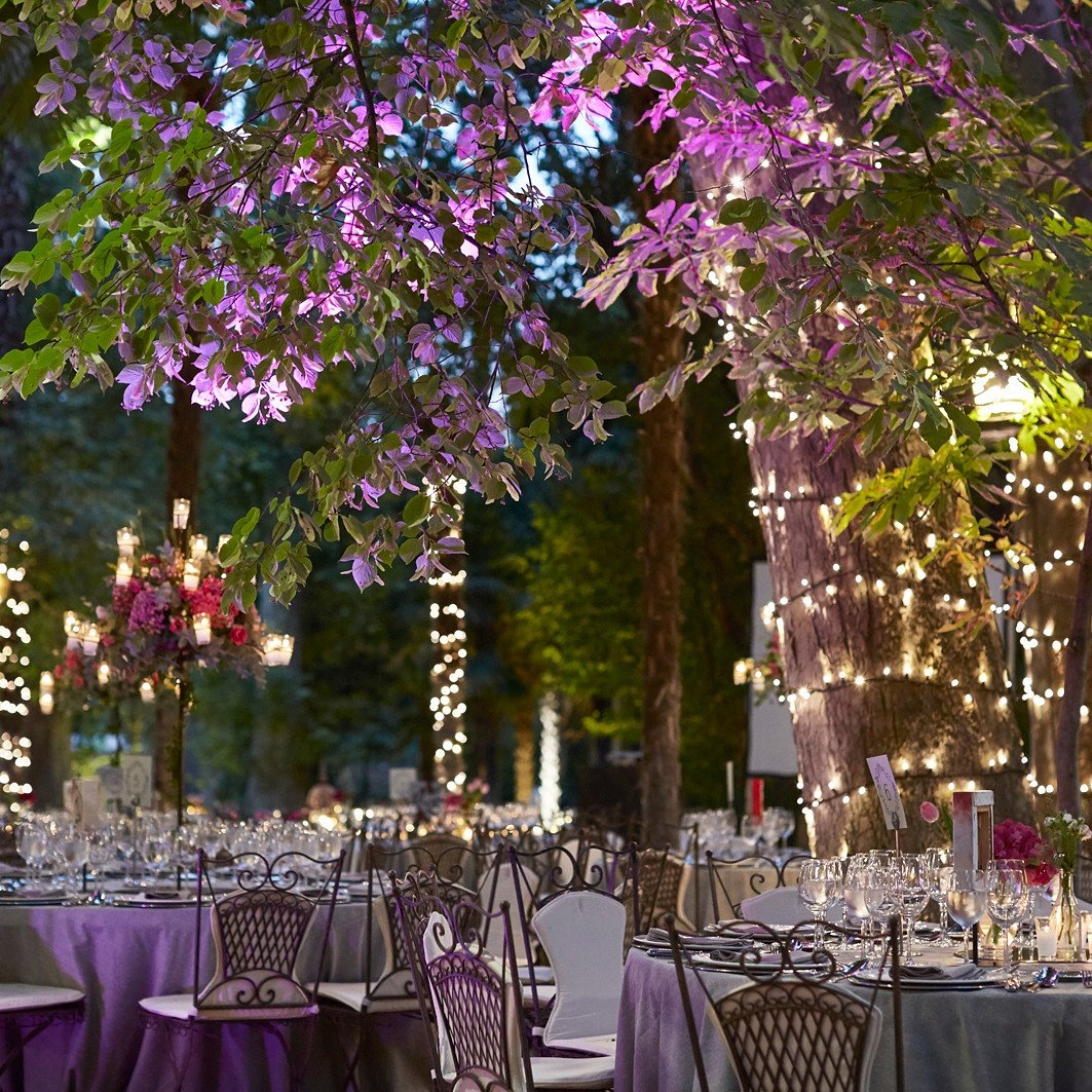 ¿Quieres cambiar de aspecto tu lugar de celebración? A nosotras nos encanta hacerlo😉