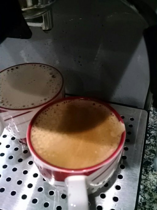Having a relaxing afternoon latte!! https://t.co/Y6YVoStP3O